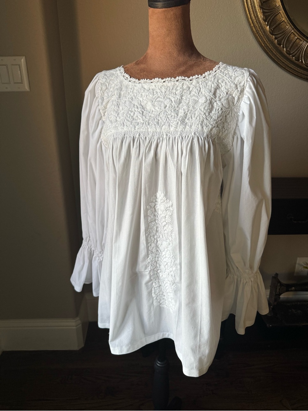 Mi Golondrina Rare White Hand Embroidered Cotton Peasant Blouse Size Small